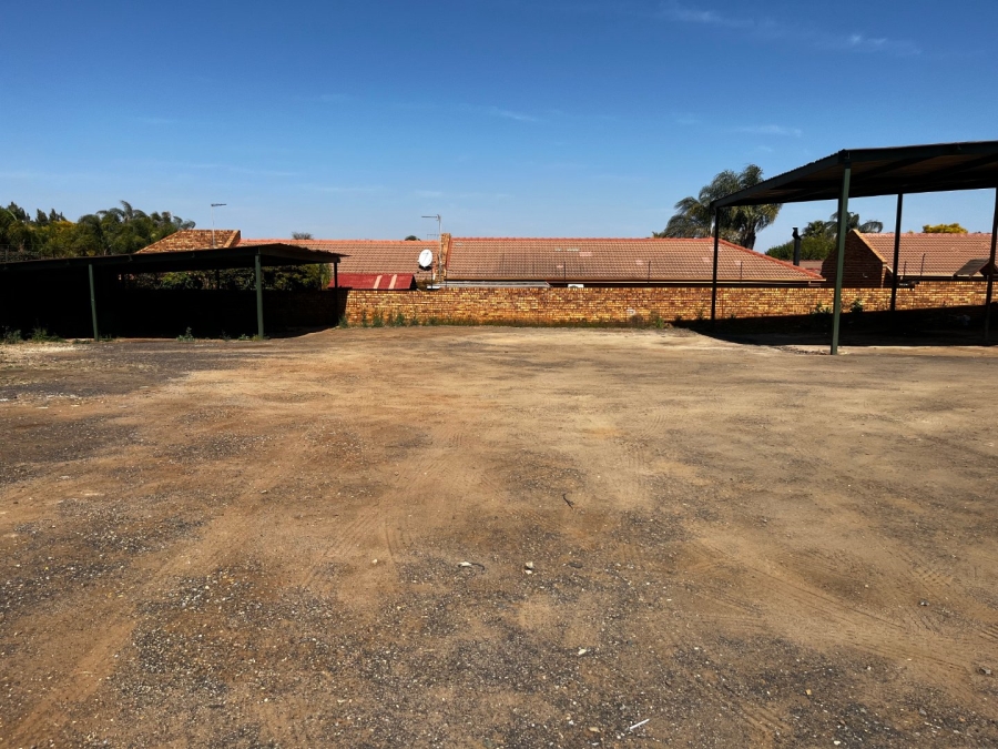 To Let commercial Property for Rent in Melodie North West